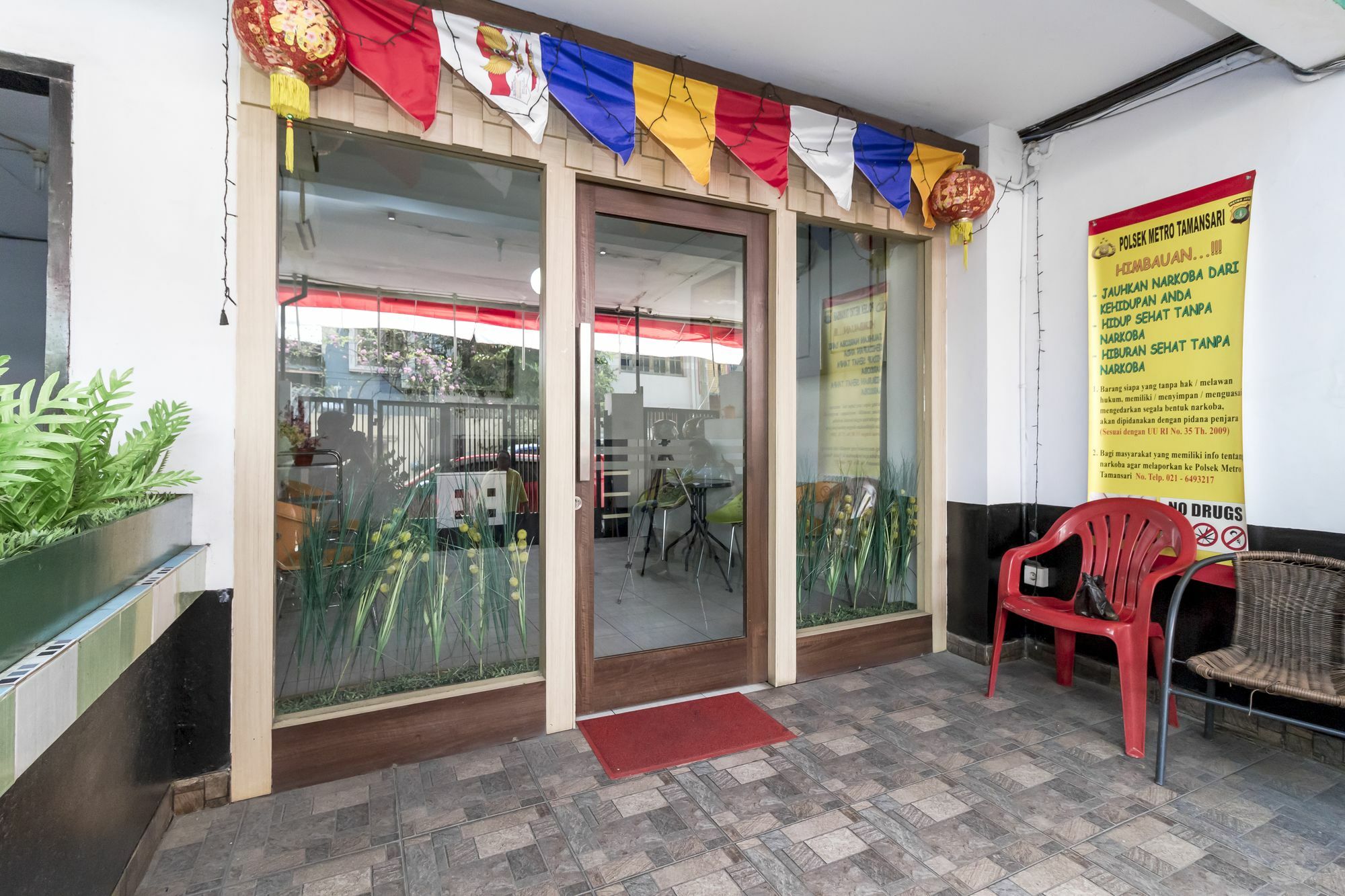 Reddoorz Near Gajah Mada Plaza 2 Hotel Jakarta Kültér fotó